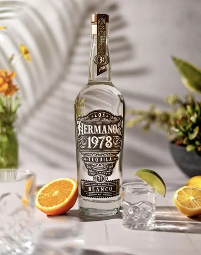 los hermanos tequila